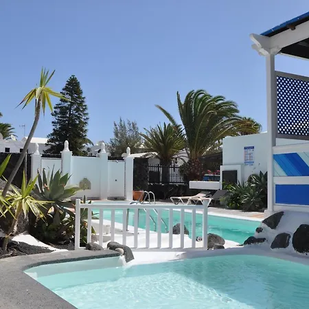 Tulipanes Aparthotel 2*