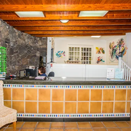 Tulipanes Aparthotel 2*